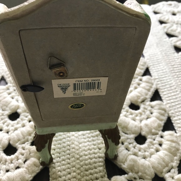 DEZINE Vintage Cottagecore Ceramic Comfy Chair Picture Frame - Picture 12 of 16